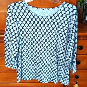 Applebee's size L blue/white top